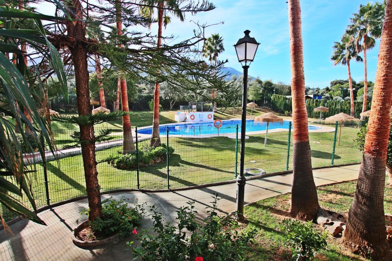 Tess Apartamento Buganvilla Lauro Golf Apartment *